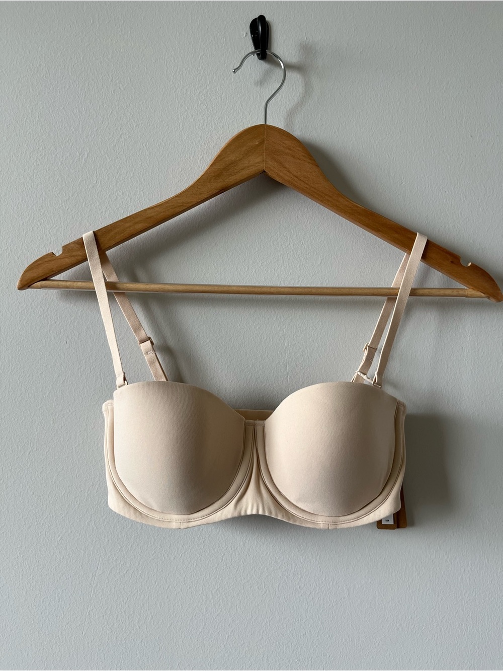 SKIMS Fits Everybody Strapless Bra 32C NWT Sand Color